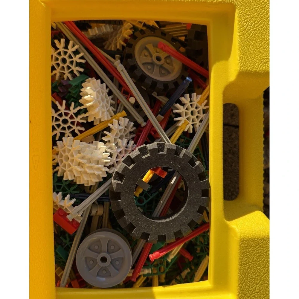 K'NEX Vintage Parts Lot Over 4.5 Lbs Including Yellow Case‎ 1990's